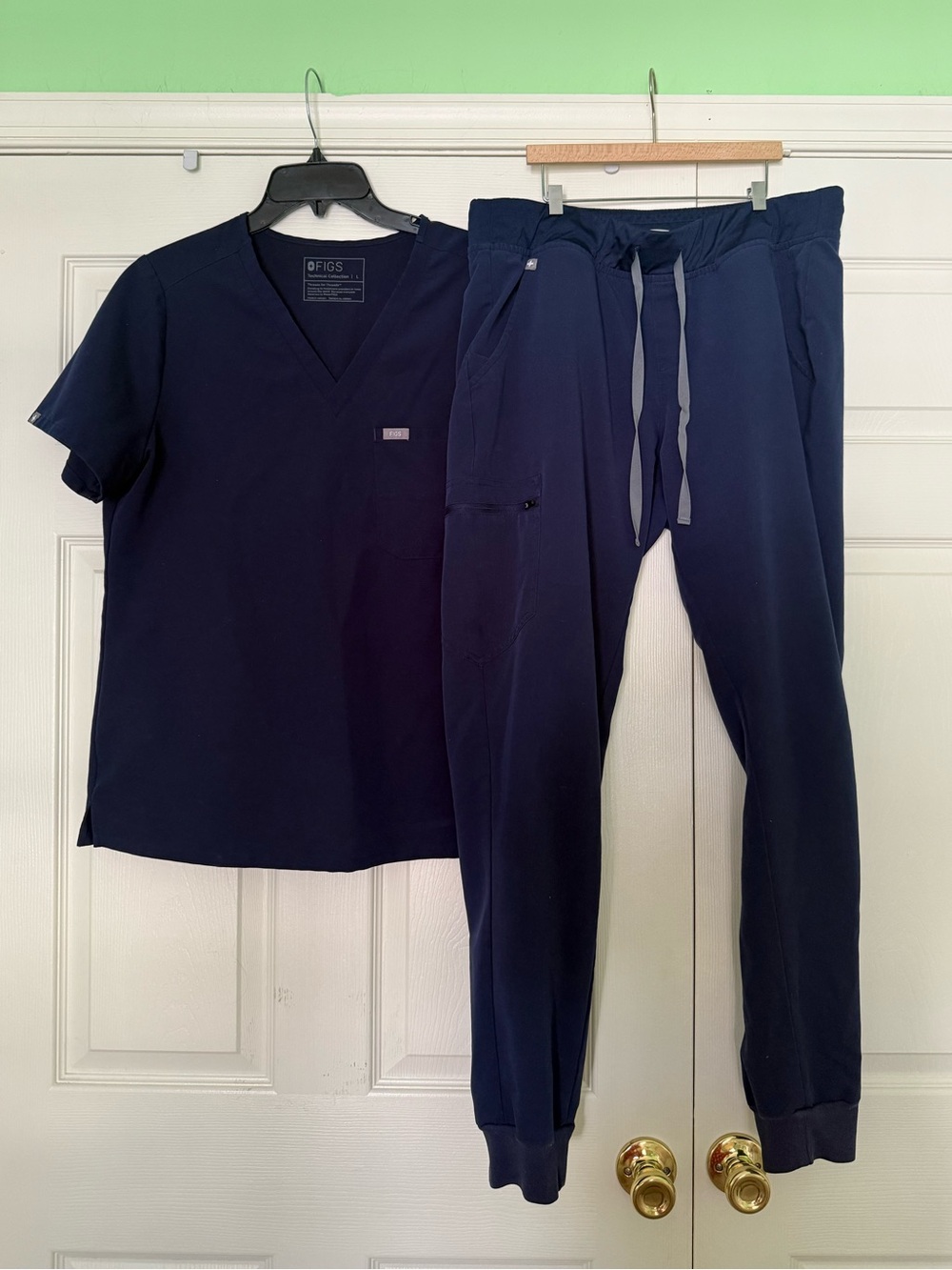 FIGS Navy Top and Pants Joggers Set